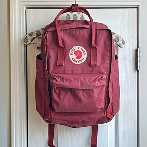 Fjällräven - Kånken Classic Backpack - Unisex - LAPTOP 15 - Ox Red